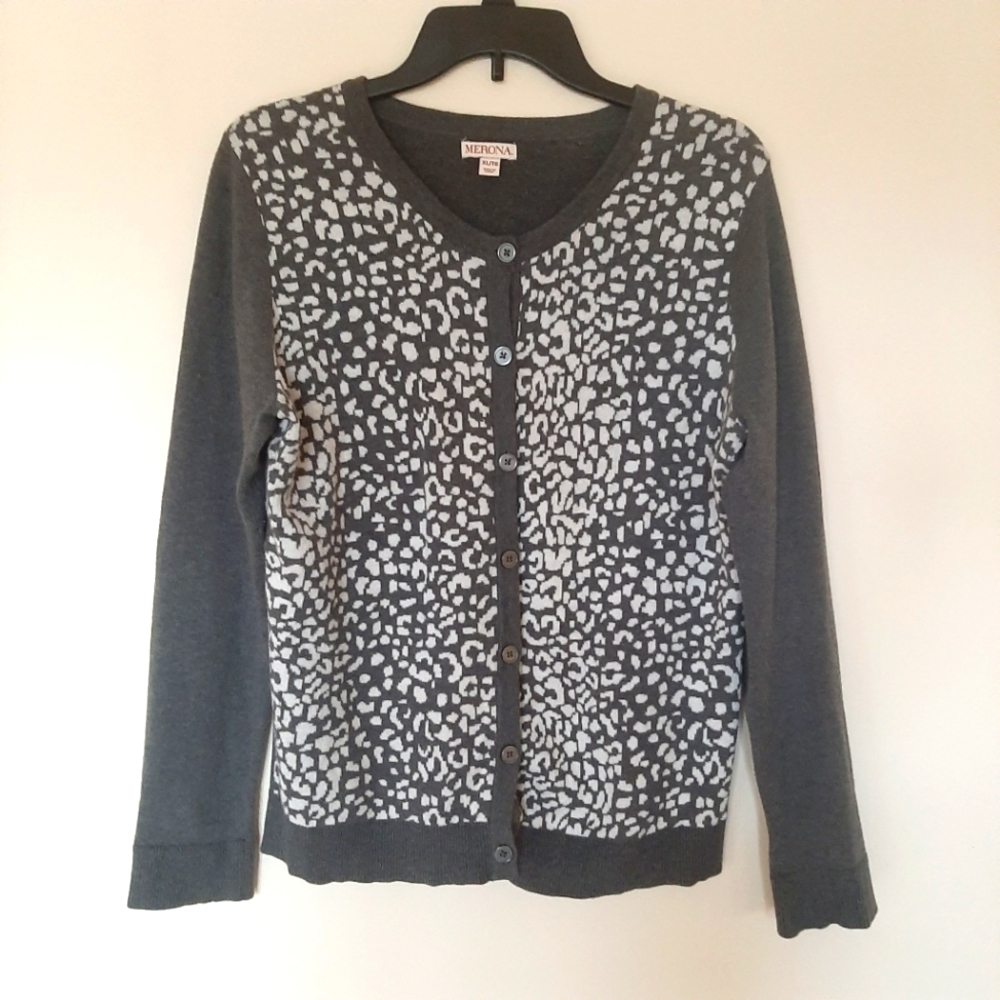 Merona gray and white cardigan in XL EUC